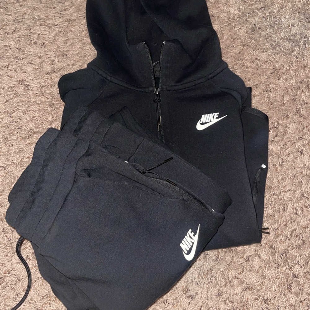 Nike Tech Fleece Women’s Small Set Black